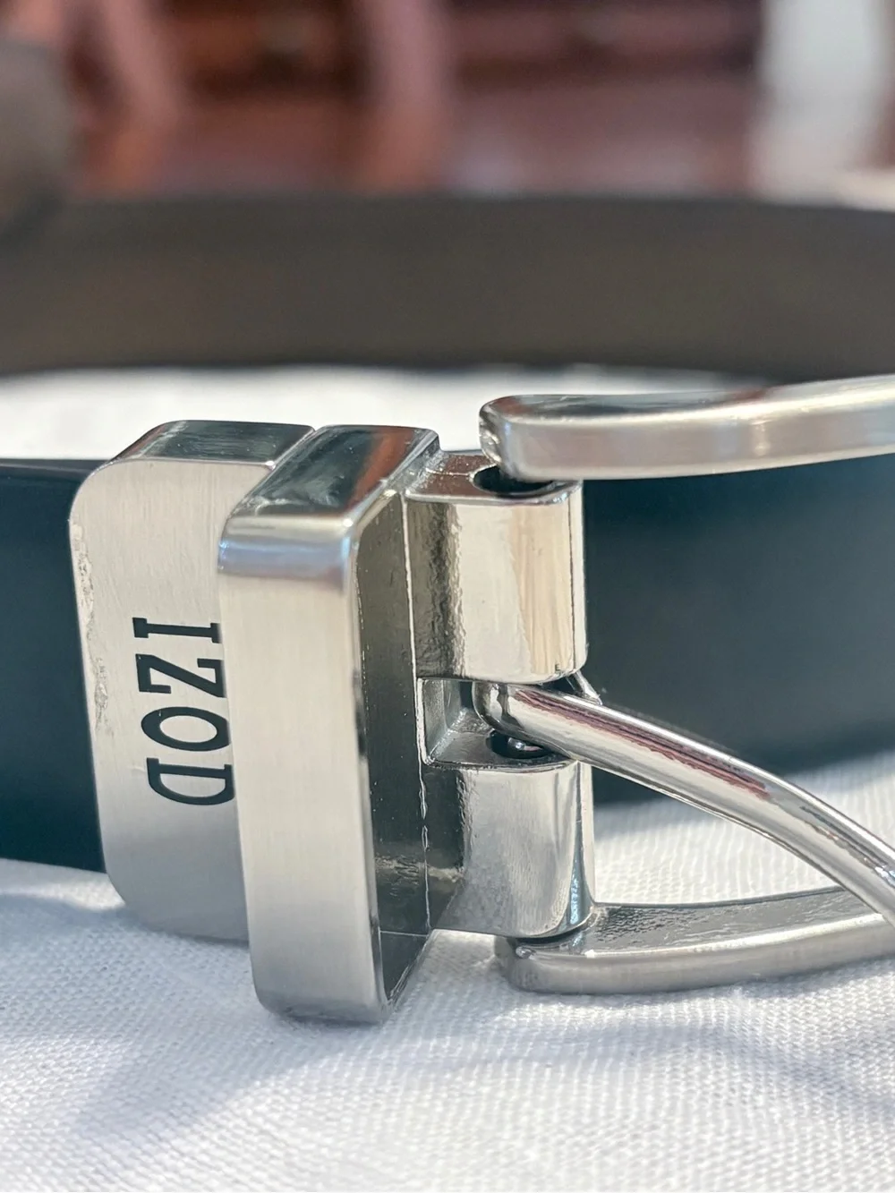 Izod Reversible Black/Brown Leather Belt with Polished Silver Buckle (S)